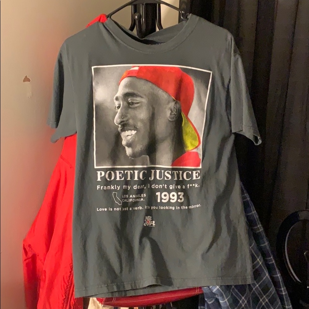 Tupac poetic justice T-shirt❤️